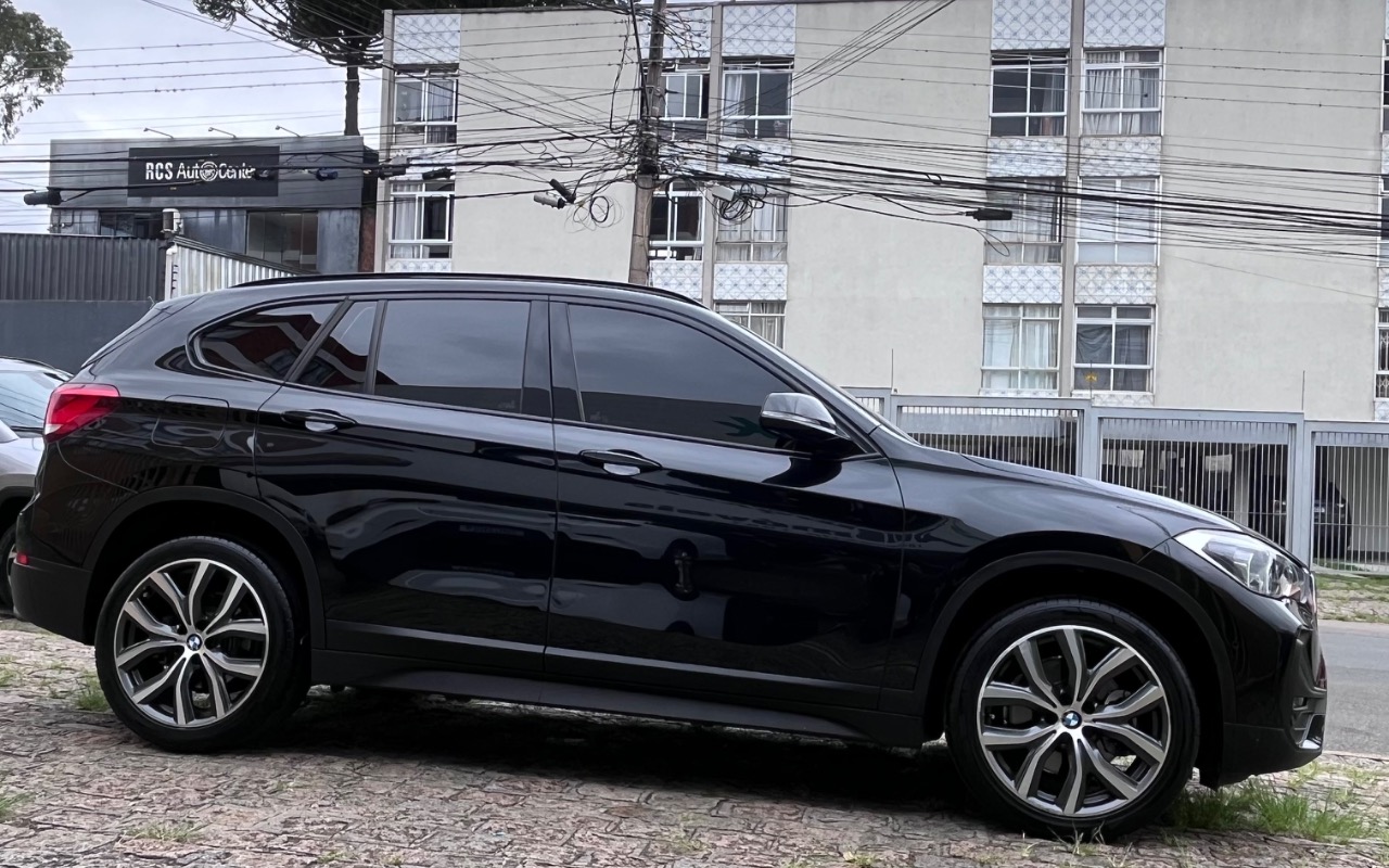 imagem-https://www.socarrao.com.br/sc-vehicle-images-prod/993618/1775757786342-SU1HXzcwMjAuanBlZw.jpeg