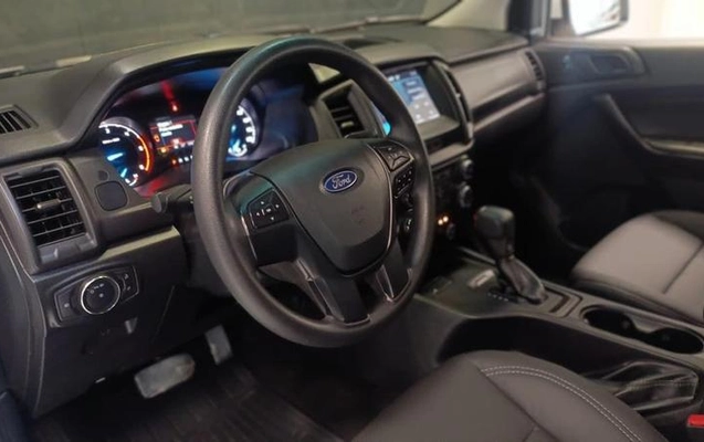 imagem-https://www.socarrao.com.br/sc-vehicle-images-prod/993729/1786211098653-7904832_19_B_38f26fb715.jpeg