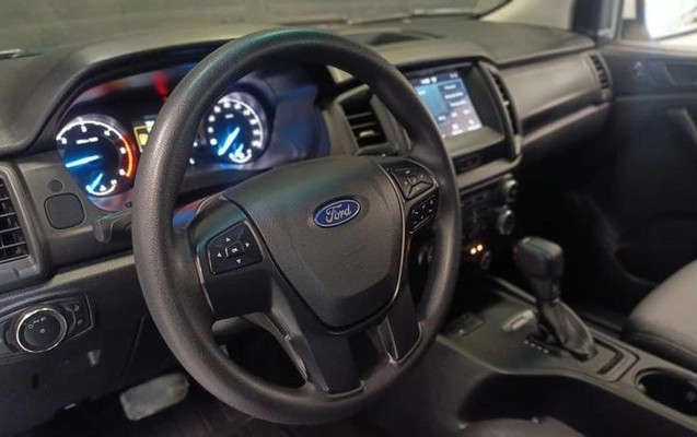 imagem-https://www.socarrao.com.br/sc-vehicle-images-prod/993729/1786211098658-7904832_17_B_4eec5b9aef.jpeg
