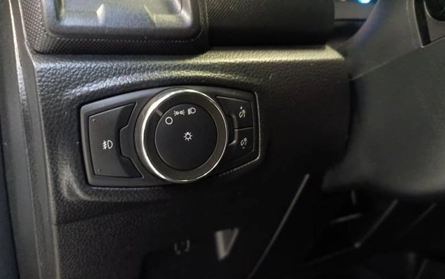imagem-https://www.socarrao.com.br/sc-vehicle-images-prod/993729/1786211098667-7904832_5_B_b719a9977f.jpeg