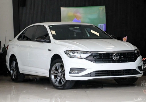 Volkswagen Jetta 2019 Branco — foto 1 de 3