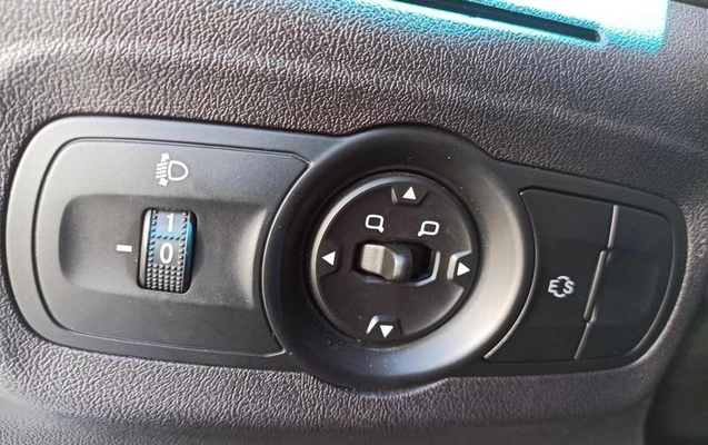 imagem-https://www.socarrao.com.br/sc-vehicle-images-prod/993904/1790352780607-7971136_14_B_2b118c632f.jpeg