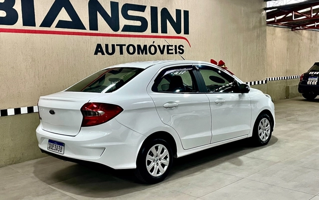 imagem-https://www.socarrao.com.br/sc-vehicle-images-prod/994053/1775765735264-4M5gkPnkLeoog8g0ugB1VW0cU8oFIXl1.jpg