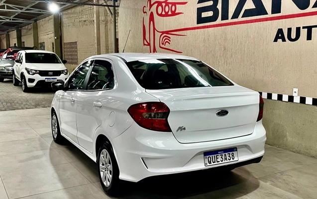 imagem-https://www.socarrao.com.br/sc-vehicle-images-prod/994053/1775765735273-xgFFRWAnvVXqS30Q6p1KzMifVYRydlog.jpg