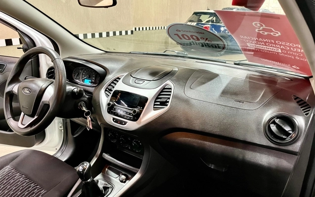 imagem-https://www.socarrao.com.br/sc-vehicle-images-prod/994053/1775765735275-x2YzSOnk6rnkCIxBYEdXc9Y1aApiL1Ui.jpg