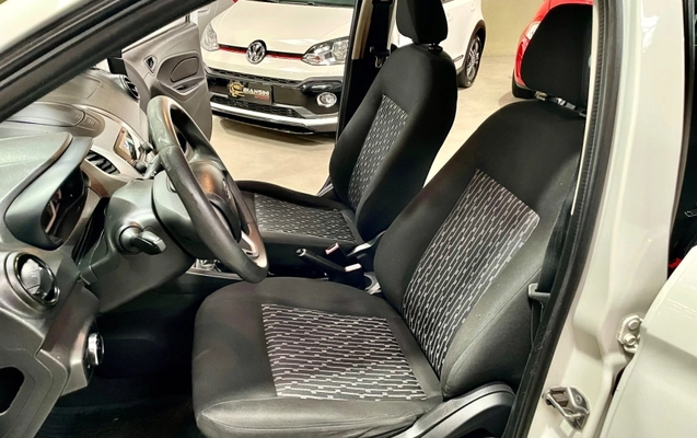 imagem-https://www.socarrao.com.br/sc-vehicle-images-prod/994053/1775765735282-7IDWCrszN6HAdI9jJwx7aokseaEl70f6.jpg