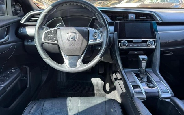 imagem-https://www.socarrao.com.br/sc-vehicle-images-prod/994071/1785961976424-7976203_15_B_686c32a69a.jpeg