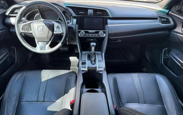imagem-https://www.socarrao.com.br/sc-vehicle-images-prod/994071/1785961976425-7976203_16_B_5056b257e2.jpeg