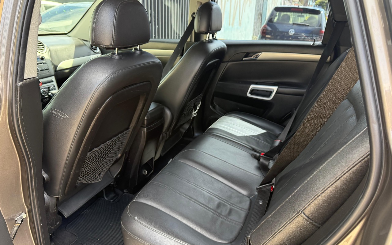 imagem-https://www.socarrao.com.br/sc-vehicle-images-prod/994485/1775767431042-NDE3ODFhZWMtZGUzNS00OWQxLTgwMGQtZTk0ZGJkMGQzM2M3LmpwZWc.jpeg