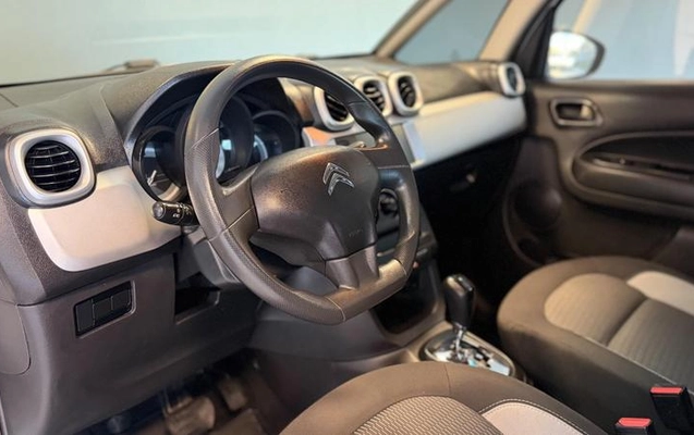 imagem-https://www.socarrao.com.br/sc-vehicle-images-prod/994560/1787158282512-7977779_8_B_b812988e4d.jpeg