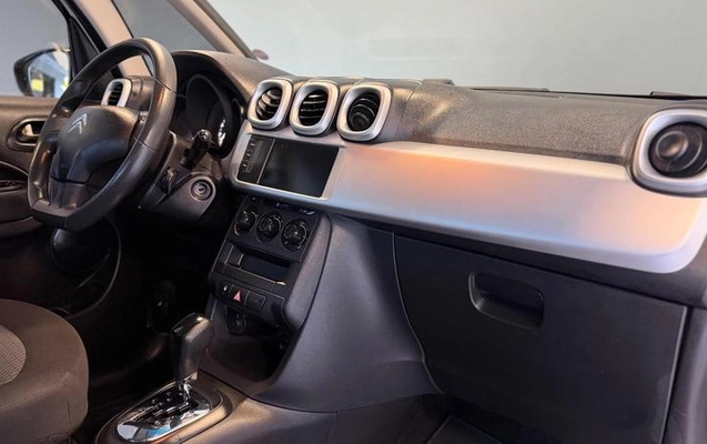 imagem-https://www.socarrao.com.br/sc-vehicle-images-prod/994560/1787158282514-7977779_10_B_60aa690208.jpeg