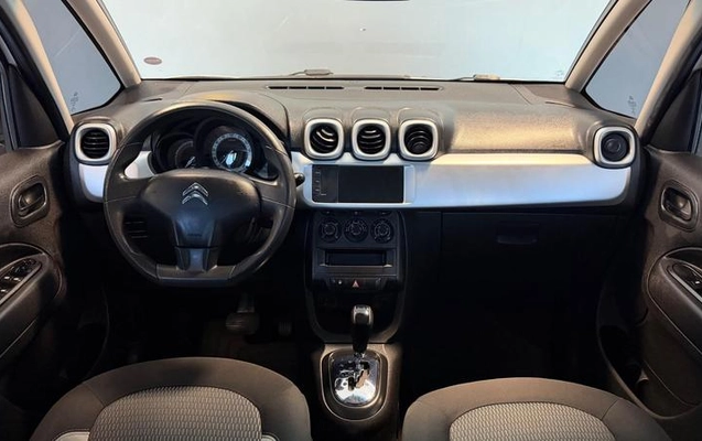imagem-https://www.socarrao.com.br/sc-vehicle-images-prod/994560/1787158282518-7977779_13_B_38b5f5dc5e.jpeg