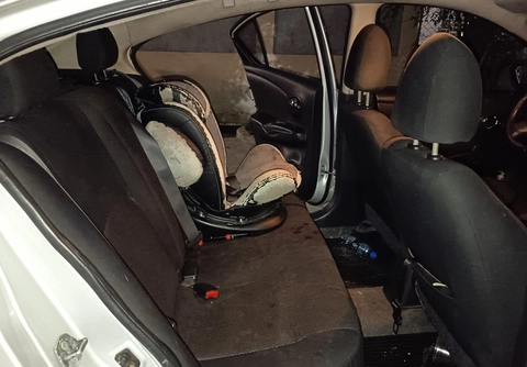 Nissan VERSA 2014 Prata — foto 1 de 3