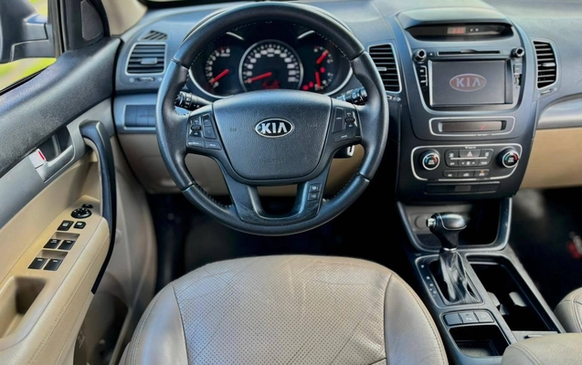 imagem-https://www.socarrao.com.br/sc-vehicle-images-prod/995898/1775825702980-f6599a1ce25144e68e961a7a81f87f1d_1775825604635.jpeg