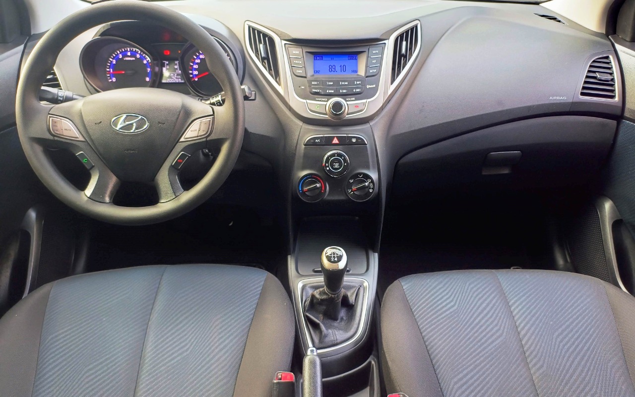 imagem-https://www.socarrao.com.br/sc-vehicle-images-prod/996000/1775827841028-SFlVTkRBSSBIQjIwIDEuNiAyMDE1IFBSQVRBIDEwLmpwZw.jpg