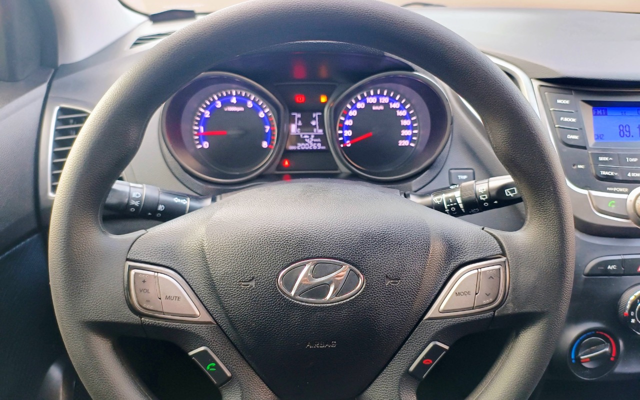 imagem-https://www.socarrao.com.br/sc-vehicle-images-prod/996000/1775827841127-SFlVTkRBSSBIQjIwIDEuNiAyMDE1IFBSQVRBIDExLmpwZw.jpg