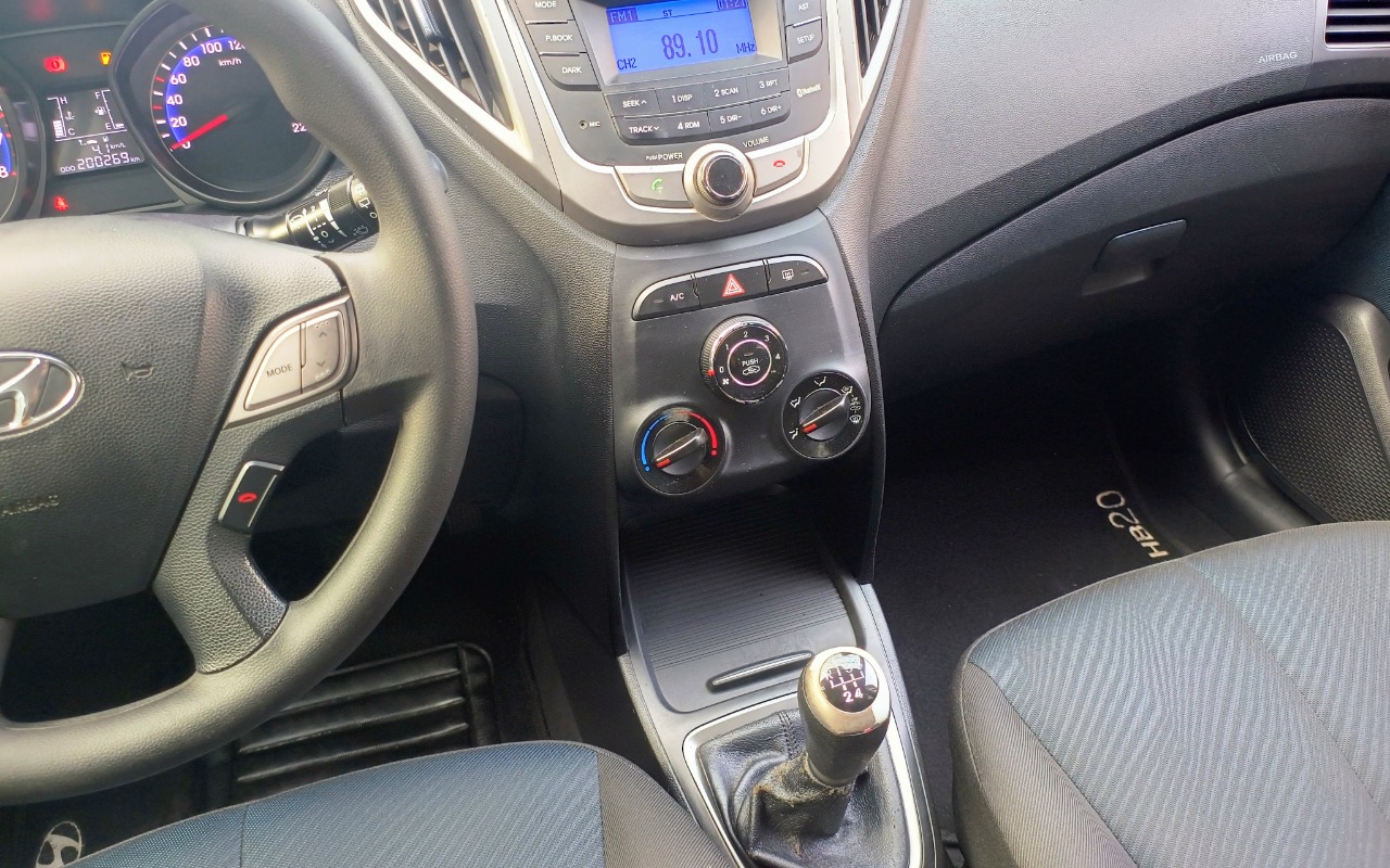imagem-https://www.socarrao.com.br/sc-vehicle-images-prod/996000/1775827841567-SFlVTkRBSSBIQjIwIDEuNiAyMDE1IFBSQVRBIDE1LmpwZw.jpg