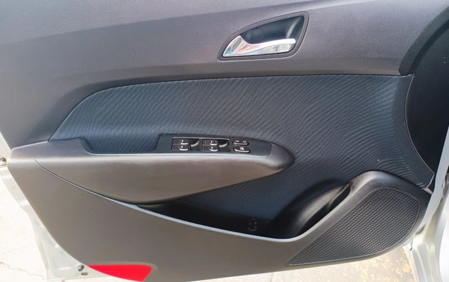 imagem-https://www.socarrao.com.br/sc-vehicle-images-prod/996000/1775827841933-SFlVTkRBSSBIQjIwIDEuNiAyMDE1IFBSQVRBIDE4LmpwZw.jpg
