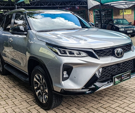 Toyota Hilux SW4 2024 Prata — foto 1 de 3
