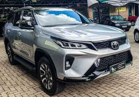Toyota Hilux SW4 2024 Prata — foto 1 de 3