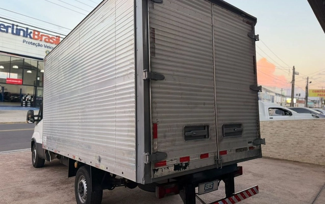 imagem-https://www.socarrao.com.br/sc-vehicle-images-prod/996639/1789147196933-gb-4c176d6.jpeg