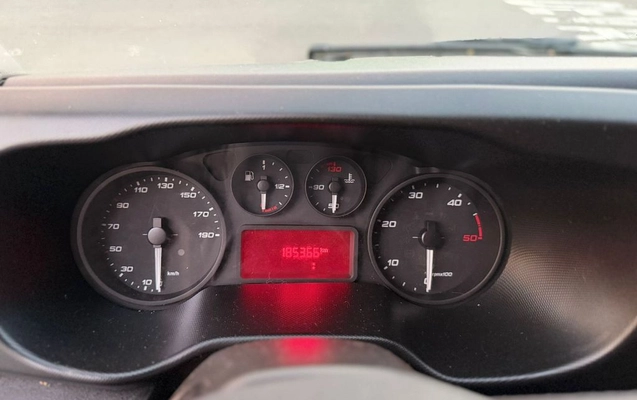 imagem-https://www.socarrao.com.br/sc-vehicle-images-prod/996639/1789147196940-gb-8f3e09f.jpeg