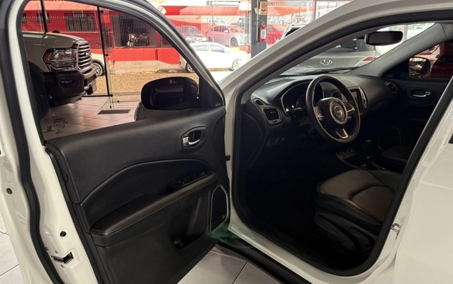 imagem-https://www.socarrao.com.br/sc-vehicle-images-prod/997164/1788292029115-Q9gtCUpQc5IsJNjjLeCVMGk7WxbZqlH9.jpg
