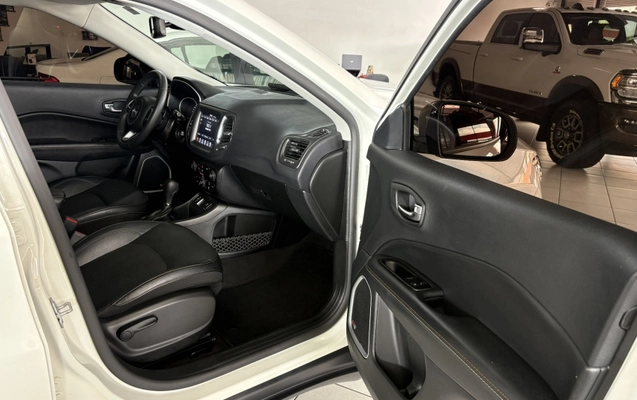 imagem-https://www.socarrao.com.br/sc-vehicle-images-prod/997164/1788292029130-di2ZZkUJFy8S4gtgYRTwg65CyZU4kyXl.jpg