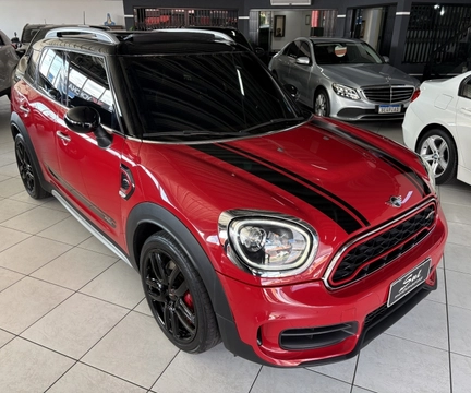 MINI COOPER 2019 Vermelho — foto 1 de 3