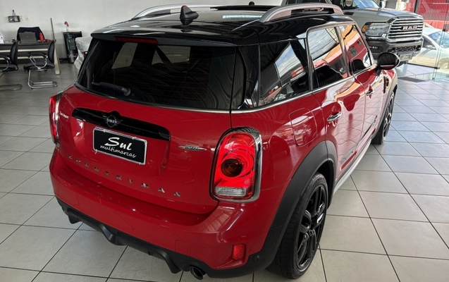imagem-https://www.socarrao.com.br/sc-vehicle-images-prod/997178/1788293361542-EujQ5vheoCeDyt6QMzl1oowBaQCgANxj.jpg