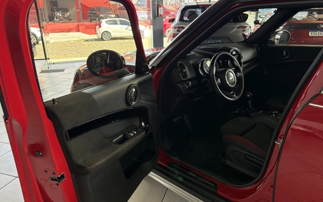 imagem-https://www.socarrao.com.br/sc-vehicle-images-prod/997178/1788293361551-TFeYPTn0Ynaubhg3GNeZGtJacHc2E8Xu.jpg