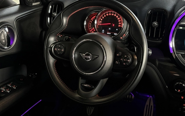 imagem-https://www.socarrao.com.br/sc-vehicle-images-prod/997178/1788293361556-LnFxaKBj3mu3qHD9R5UIABvyMSD2MdrE.jpg