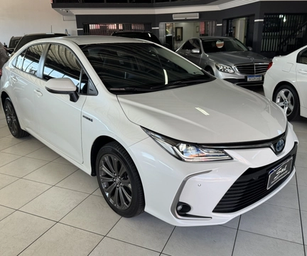 Toyota Corolla 2021 Branco — foto 1 de 3
