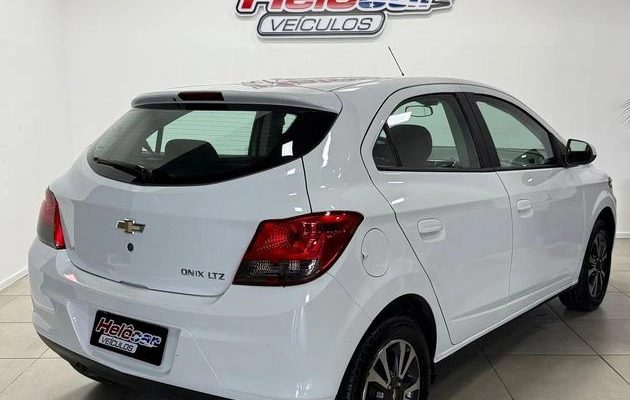 imagem-https://www.socarrao.com.br/sc-vehicle-images-prod/997207/1789415705486-7037161_7_B_86ccbd2a5c.jpeg