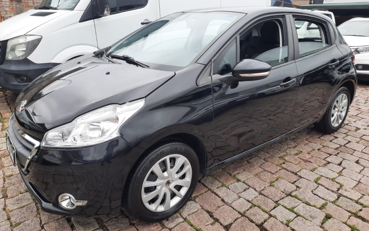 Peugeot 208 2014 Preto — foto 1 de 3
