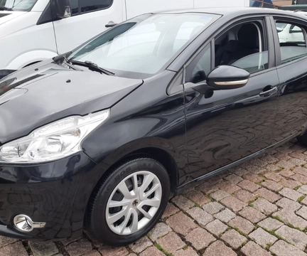 Peugeot 208 2014 Preto — foto 1 de 3