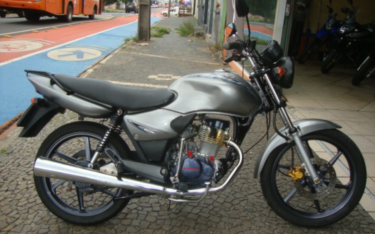 Honda CG 125 TITAN-ES  na cor Prata em Ponta Grossa / PR - 997815