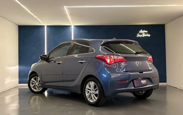 imagem-https://www.socarrao.com.br/sc-vehicle-images-prod/998130/1776089795512-d5680232-da37-4239-9cce-9cf4a58df8f9.jpg