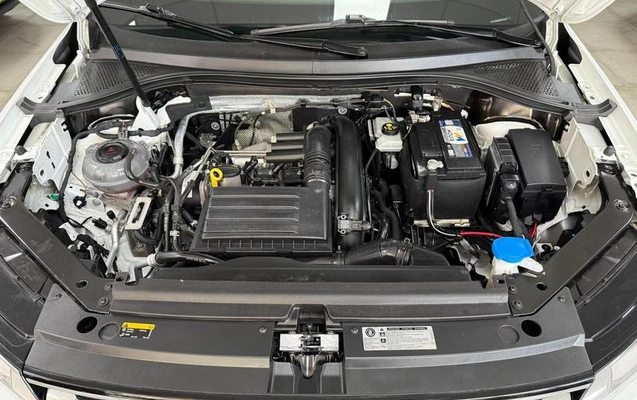 imagem-https://www.socarrao.com.br/sc-vehicle-images-prod/998580/1788357938499-7940981_9_B_40aba6fb66.jpeg