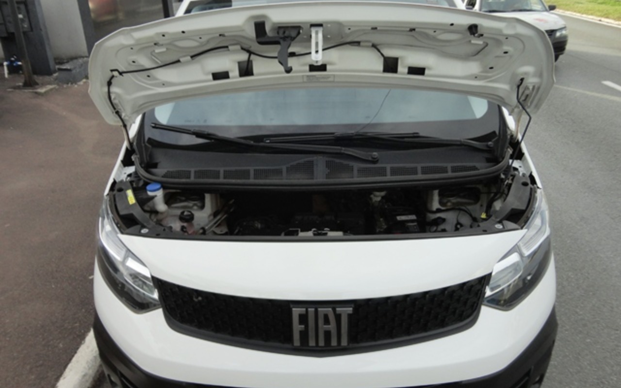 imagem-https://www.socarrao.com.br/sc-vehicle-images-prod/998651/1775911317828-RFNDMDQzMTcuSlBH.JPG