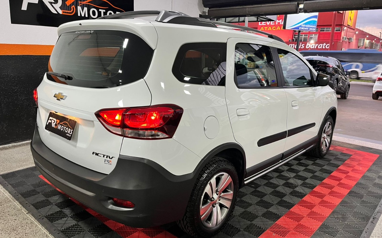 imagem-https://www.socarrao.com.br/sc-vehicle-images-prod/998780/1775913468589-V2hhdHNBcHAgSW1hZ2UgMjAyNi0wNC0xMCBhdCAxNi4wOC4yNSAoMSkuanBlZw.jpeg