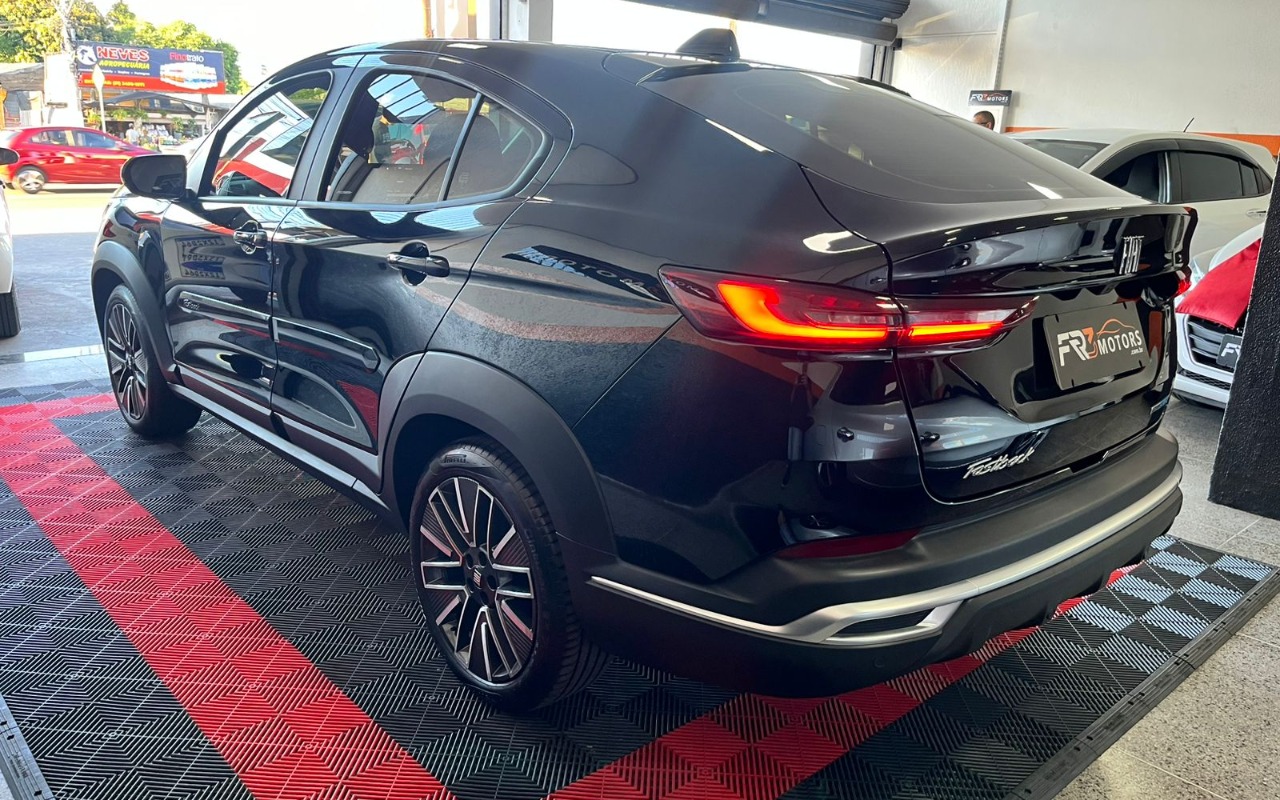 imagem-https://www.socarrao.com.br/sc-vehicle-images-prod/999062/1776173144140-V2hhdHNBcHAgSW1hZ2UgMjAyNi0wNC0xMyBhdCAxNi41OS4yNyAoMykuanBlZw.jpeg