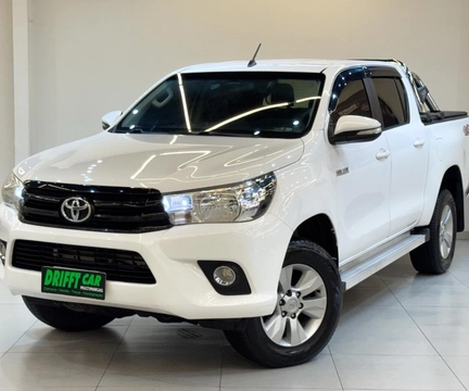Toyota Hilux 2017 Branco — foto 1 de 3