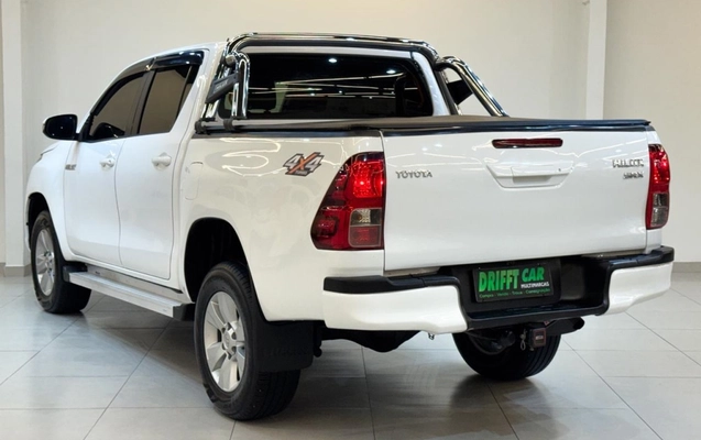imagem-https://www.socarrao.com.br/sc-vehicle-images-prod/999196/1775920951611-8_111833.jpg