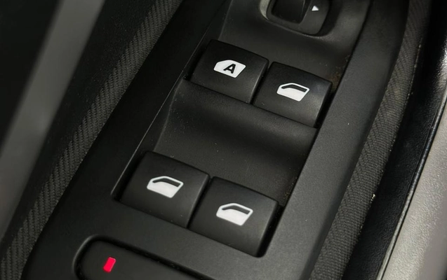 imagem-https://www.socarrao.com.br/sc-vehicle-images-prod/999362/1775926551953-99b68fda-23f2-40c4-8d04-4b3ca01f0d89.jpg
