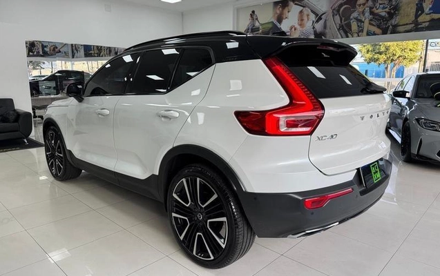 imagem-https://www.socarrao.com.br/sc-vehicle-images-prod/999437/1785788509976-7984768_12_B_544536429c.jpeg