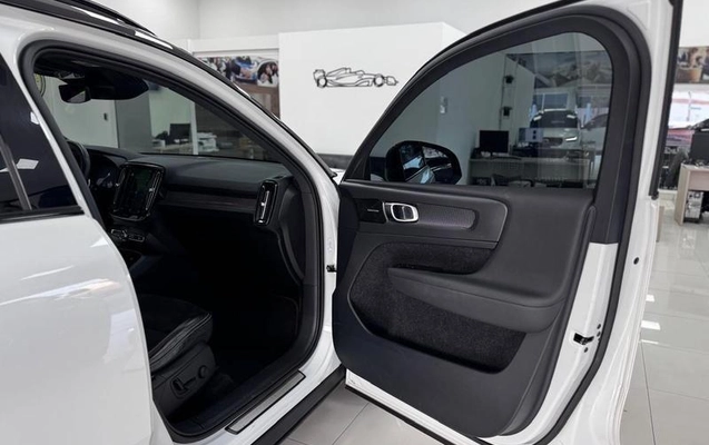imagem-https://www.socarrao.com.br/sc-vehicle-images-prod/999437/1785788509983-7984768_4_B_17d78f67ff.jpeg