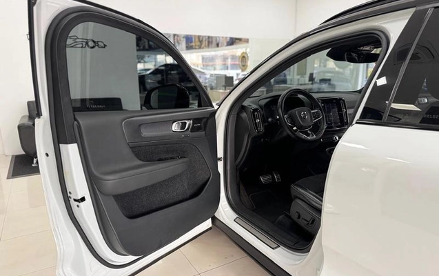 imagem-https://www.socarrao.com.br/sc-vehicle-images-prod/999437/1785788509984-7984768_7_B_ad47d5d9ce.jpeg