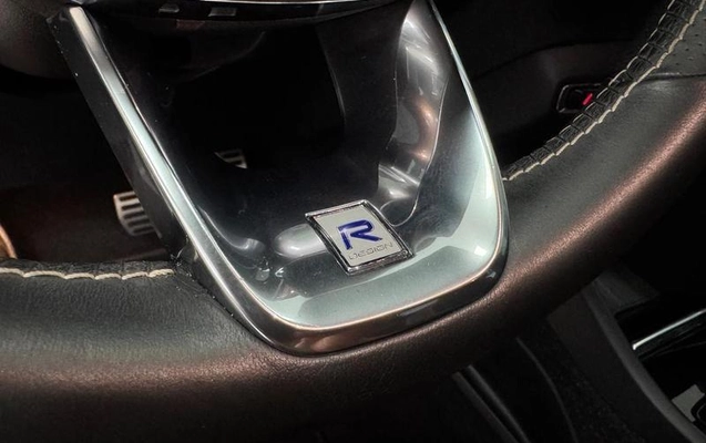 imagem-https://www.socarrao.com.br/sc-vehicle-images-prod/999437/1785788509987-7984768_0_B_f741b445e2.jpeg