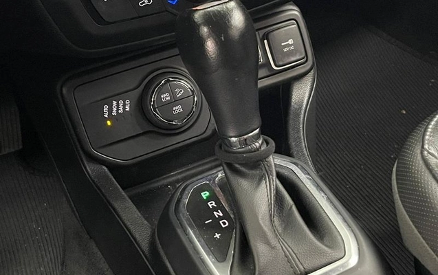 imagem-https://www.socarrao.com.br/sc-vehicle-images-prod/999523/1786719459709-7983913_7_B_982f72267e.jpeg